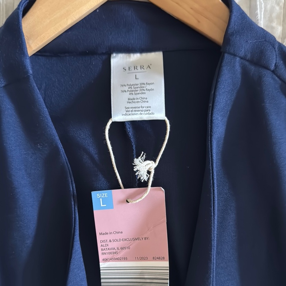 Women’s Blue Blazer with Modern Lapels - Picture 3 of 4